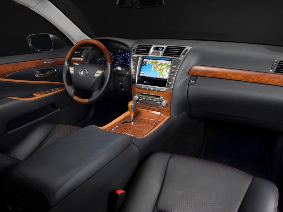  Lexus LS460 Touring Edition 2011 года  (фото 8 из 9)